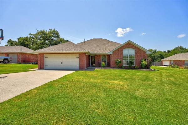 2643 Greystone Lane, Choctaw, OK 73020