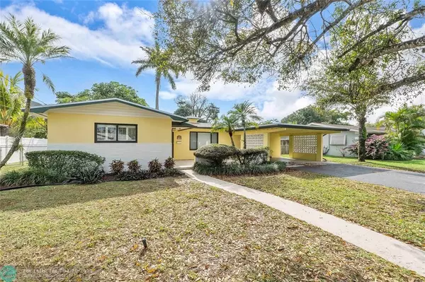 5280 SW 5th St, Plantation, FL 33317