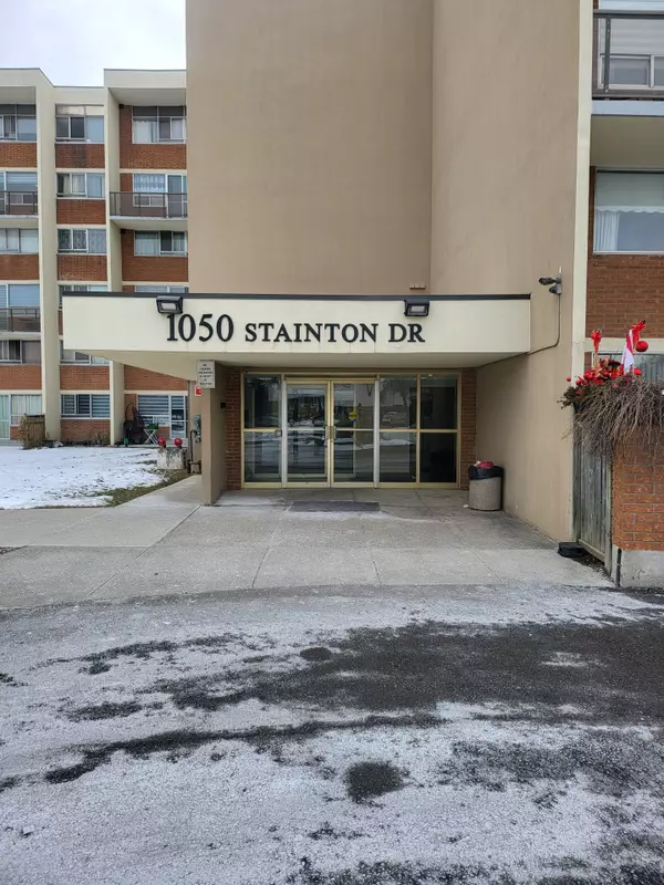 1050 Stainton DR #127, Mississauga, ON L5C 2T7