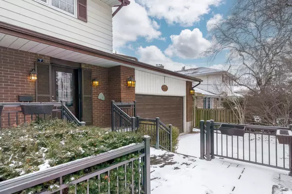 Belleville, ON K8P 4S3,7 Hope CRES