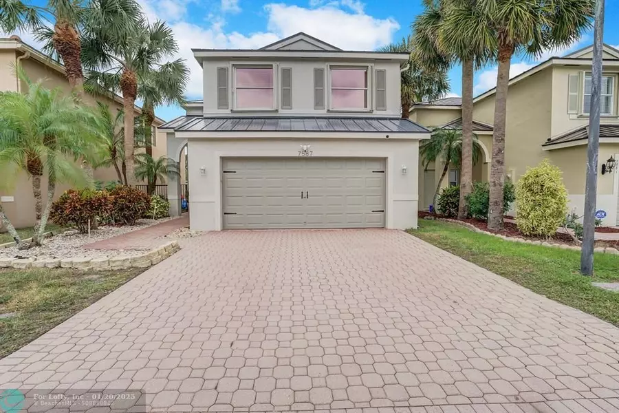 7587 Sierra Ridge Ln, Lake Worth, FL 33463