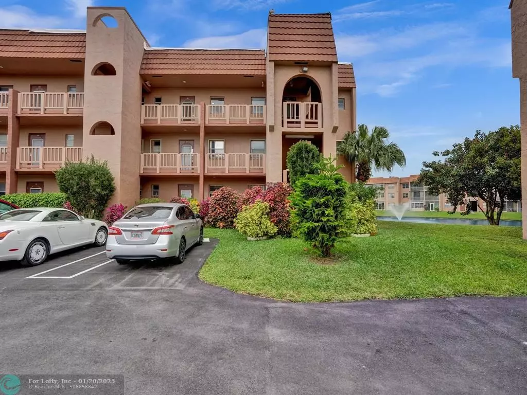 Sunrise, FL 33322,9700 Sunrise Lakes Blvd  #312