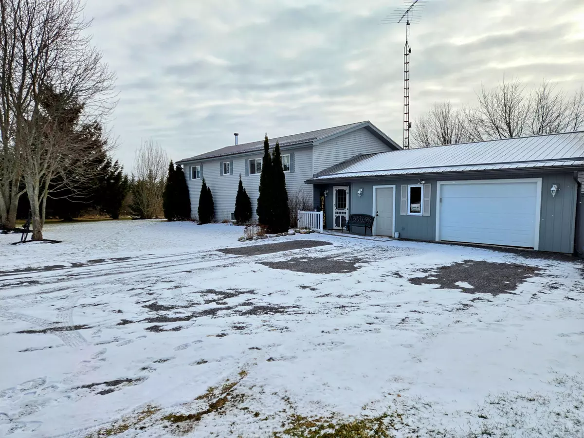 Tyendinaga, ON K0K 3A0,462 Hinchey RD