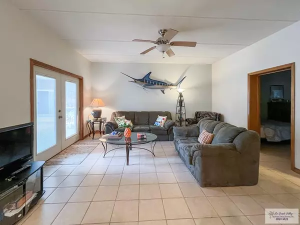 South Padre Island, TX 78597,125 E GEORGIA RUTH DR.