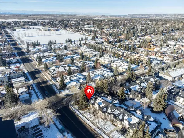 Calgary, AB T2W 4T1,11604 Oakfield DR Southwest