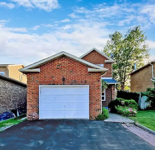 4 Carrick AVE, Ajax, ON L1T 2M9