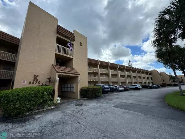 Pompano Beach, FL 33063,6670 Royal Palm Blvd  #311K