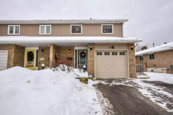 57 Highcroft RD, Barrie, ON L4N 2X6