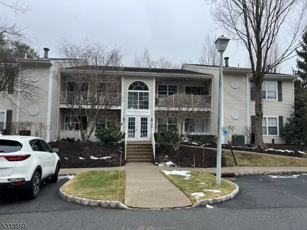 61 Brookside Ln, Mount Arlington Boro, NJ 07856