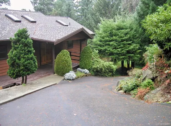 Salt Spring, BC V8K 1M7,250 South Bank Dr