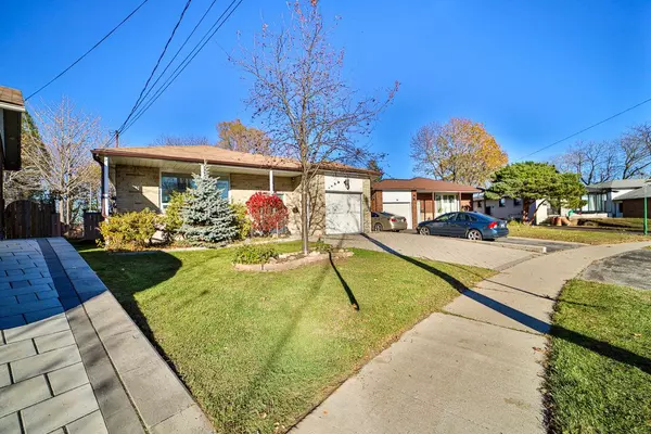 79 Weir CRES, Toronto E10, ON M1E 3B2