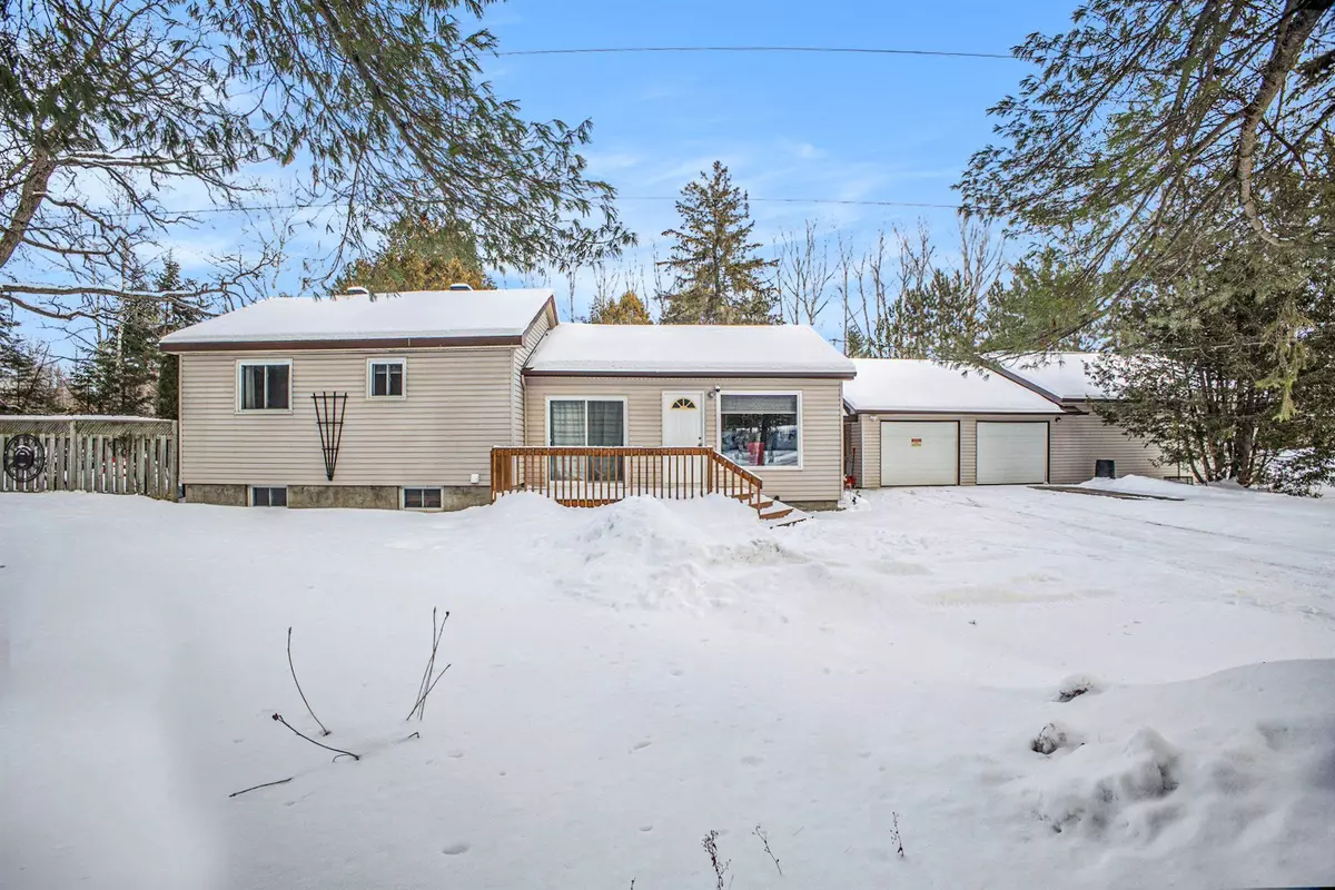 Renfrew, ON K7V 3Z8,2338 EADY RD