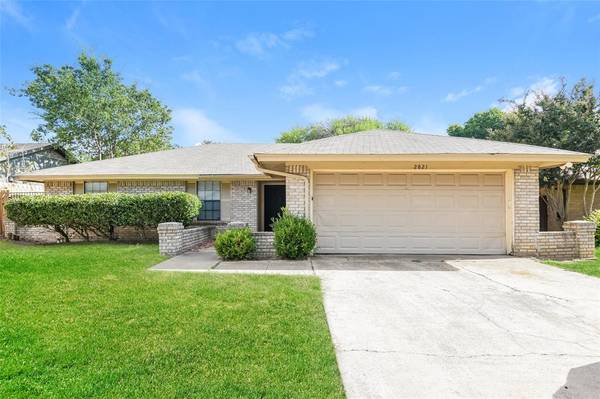 2821 S Meadow Drive, Fort Worth, TX 76133