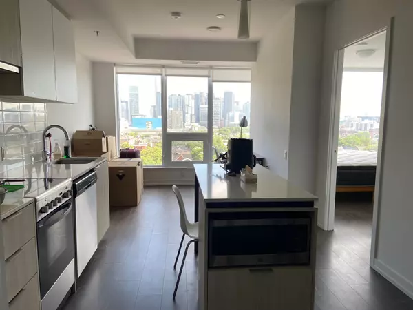 203 College ST #1001, Toronto C01, ON M5T 1P9