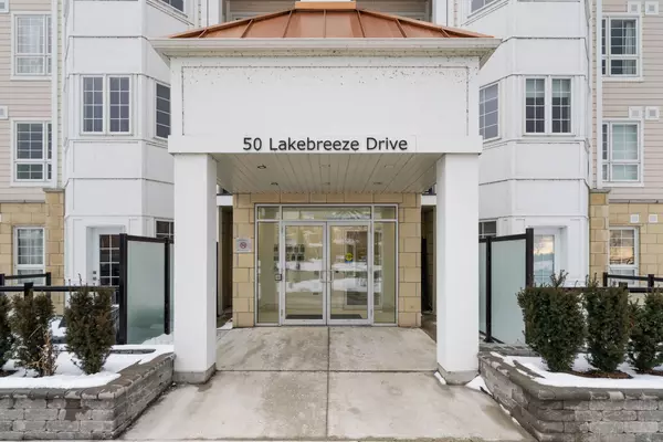 Clarington, ON L1B 0V9,50 Lakebreeze DR S #118