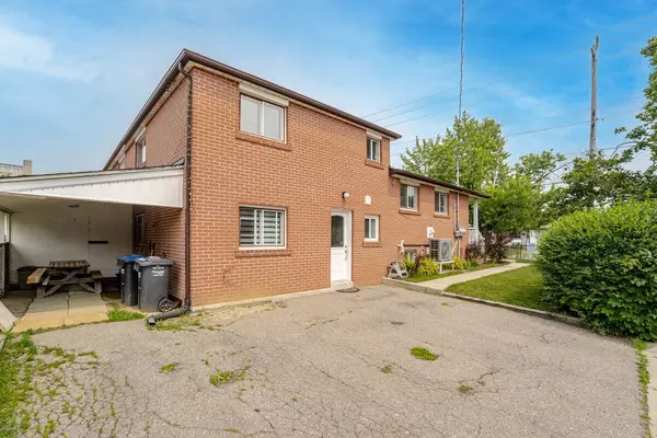 Brampton, ON L6V 1M8,156 Vodden ST E