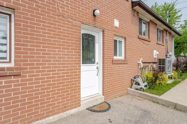 Brampton, ON L6V 1M8,156 Vodden ST E