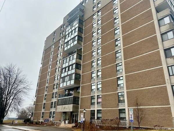 2 Mowat AVE #501, Kingston, ON K7M 1K1