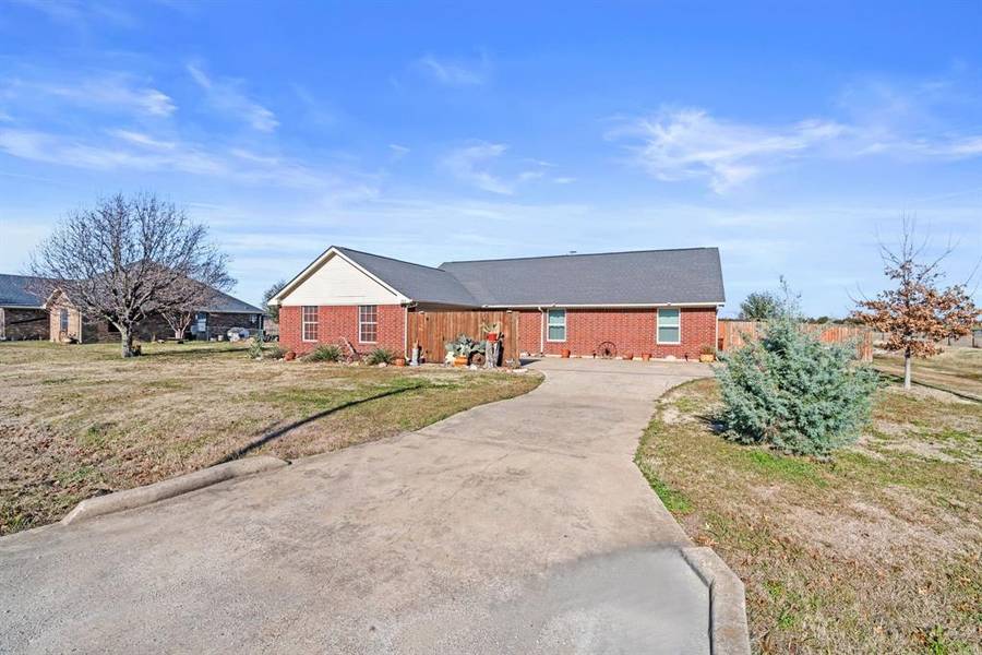 725 Gibson Road, Waxahachie, TX 75165