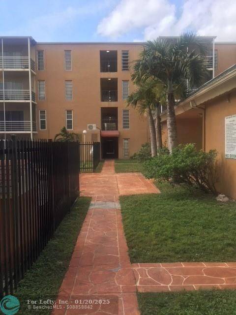 Lauderdale Lakes, FL 33313,4848 NW 24th Ct  #315