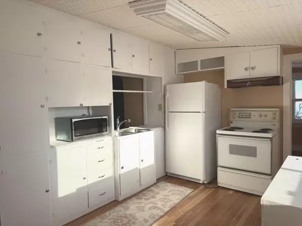 Milo, AB T0L1L0,114 Railway AVE S