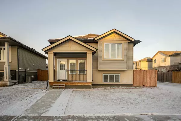 415 Aquitania BLVD W, Lethbridge, AB T1J 5H1