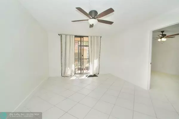 Plantation, FL 33313,7451 NW 16th St  #109