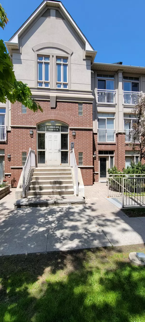 38 Gibson AVE #11, Toronto W04, ON M9N 0A5