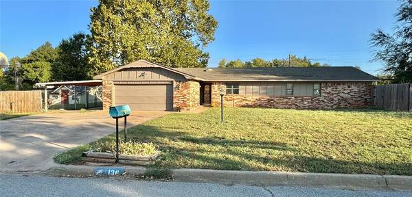 136 Skyline Drive, Chickasha, OK 73018