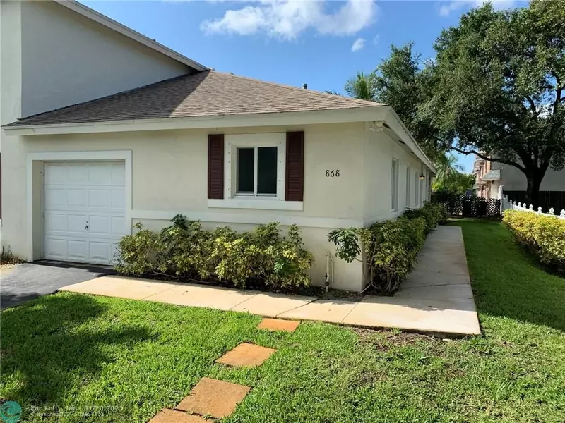 868 NW 42nd Pl, Deerfield Beach, FL 33064