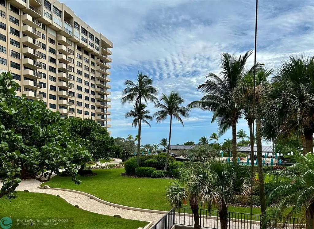 Lauderdale By The Sea, FL 33308,4900 N Ocean Blvd  #316