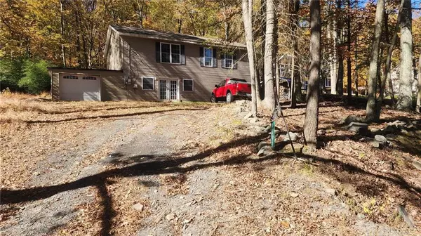 1093 Maple Lake Drive, Pike County, PA 18324