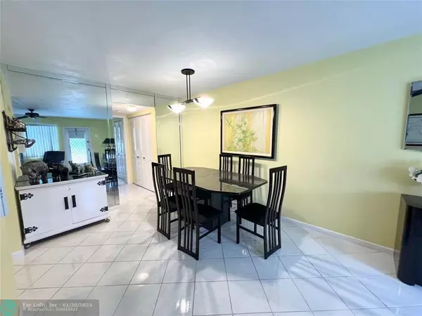 Deerfield Beach, FL 33442,112 Oakridge I  #112