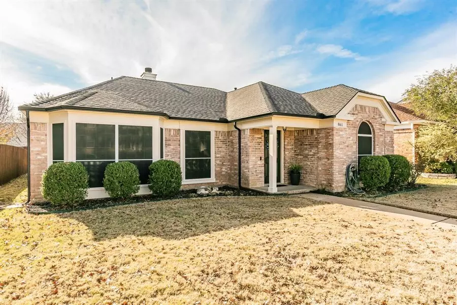 861 Chaparral Drive, Grand Prairie, TX 75052