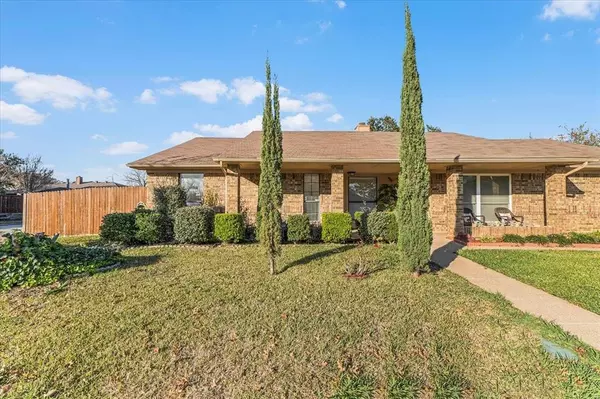 2601 Dalewood Court, Bedford, TX 76022