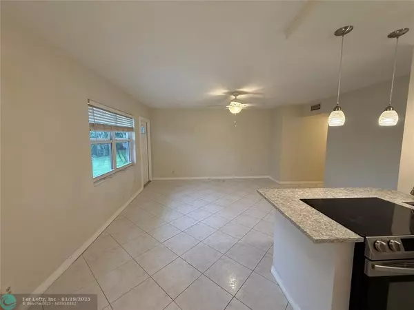 Pompano Beach, FL 33060,510 SW 15th St  #106