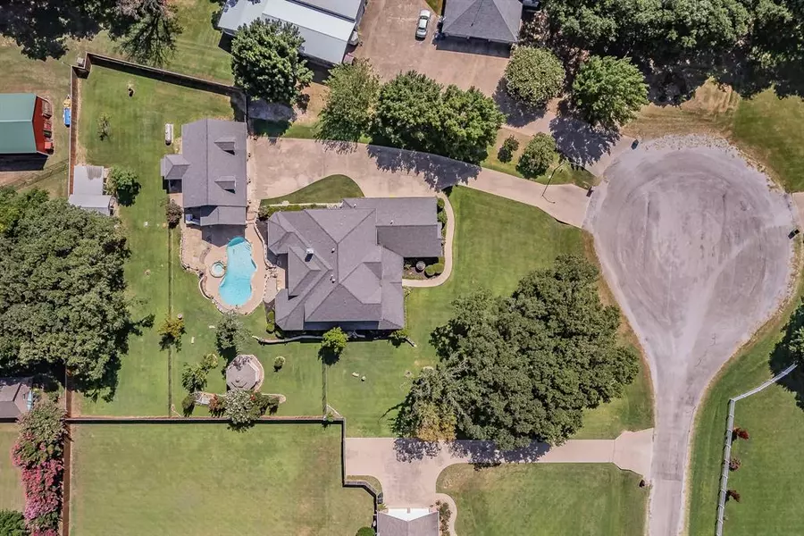 7504 Woodland Drive, Alvarado, TX 76009