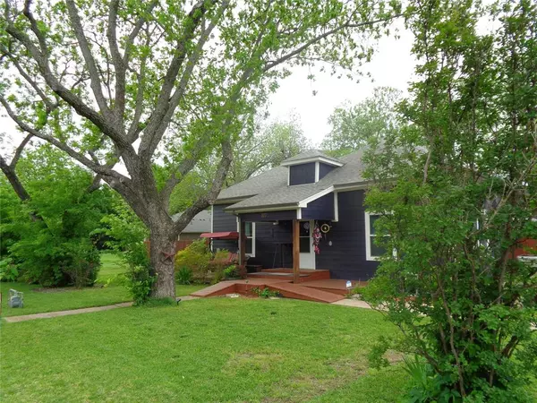 527 N Bois D Arc Street N, Forney, TX 75126