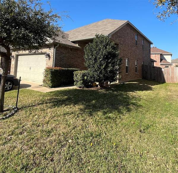 5813 Maui Drive, Fort Worth, TX 76119