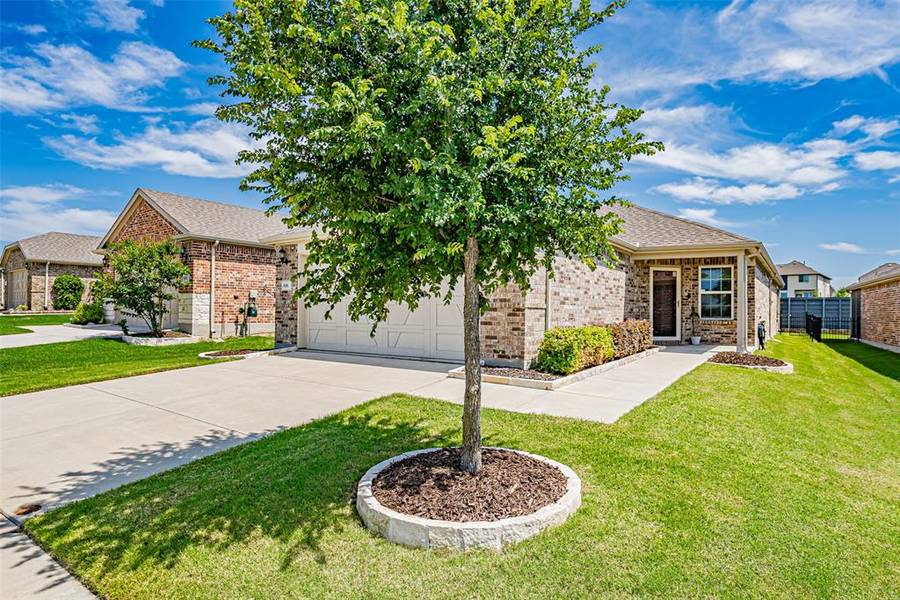 816 Freedom Lane, Little Elm, TX 76227