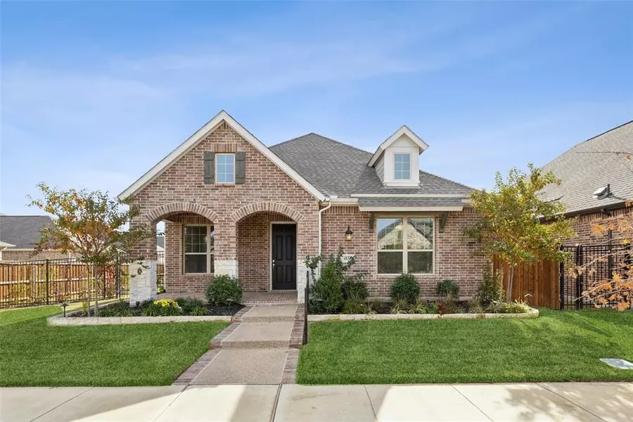 4851 Cypress Thorn Drive, Arlington, TX 76005