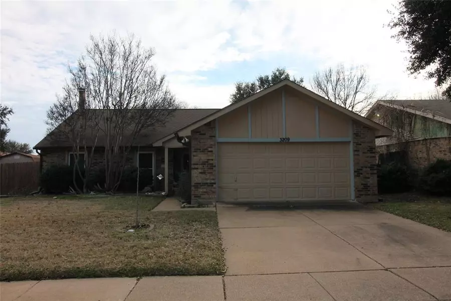 3209 Woodlark Drive, Fort Worth, TX 76123