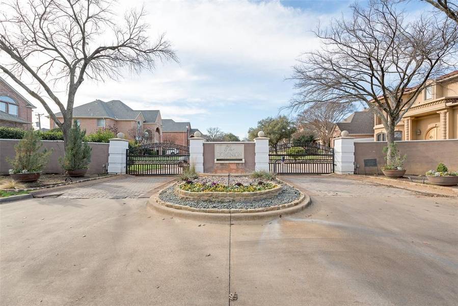 2121 Royal Dominion Court, Arlington, TX 76006