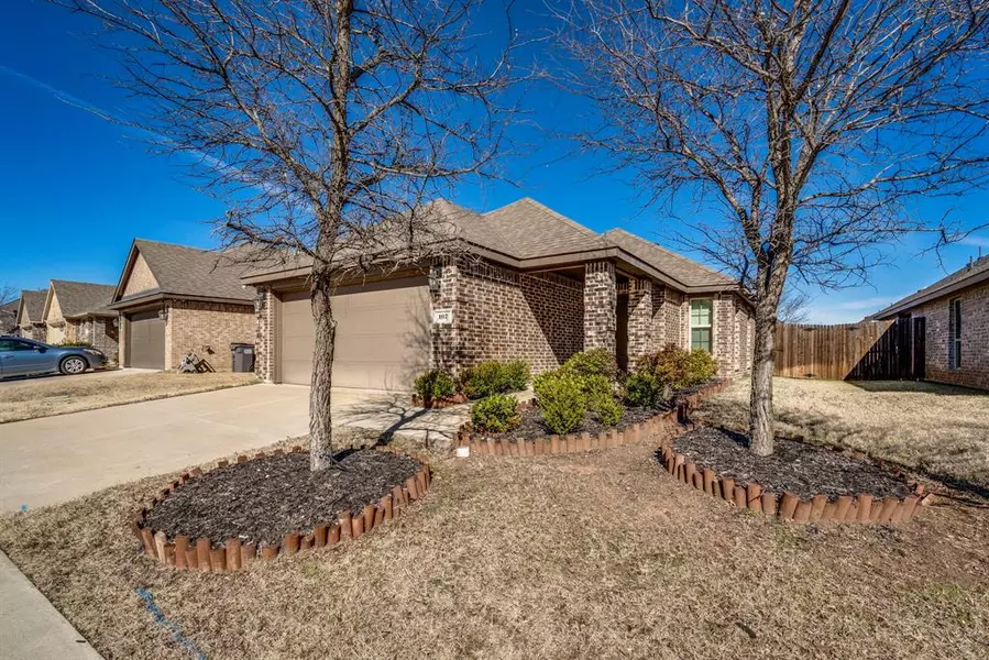 107 Morgan Drive, Red Oak, TX 75154