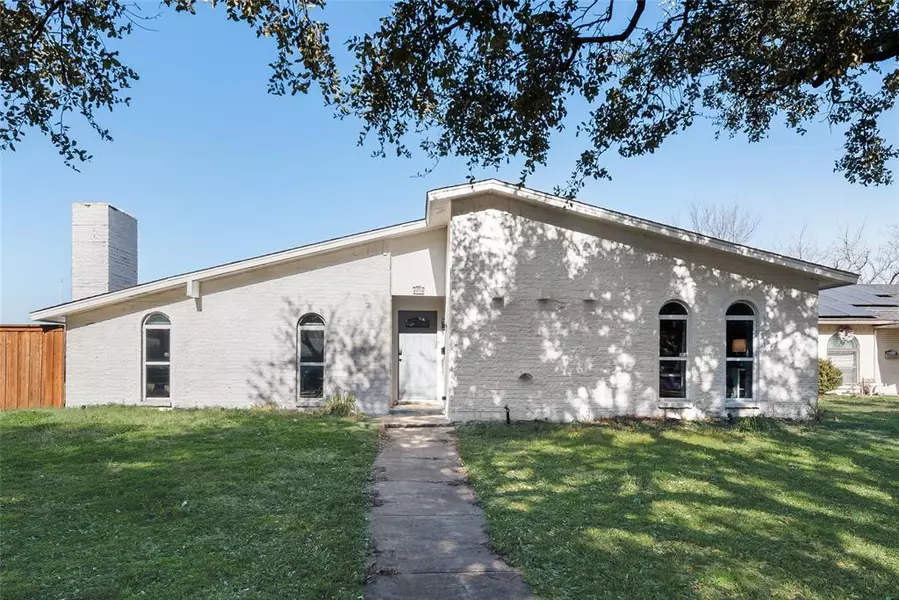 4030 Random Circle, Garland, TX 75043