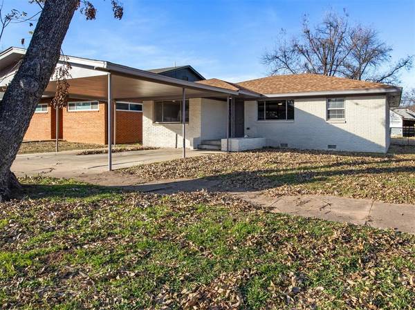 818 W Minnesota Avenue, Chickasha, OK 73018