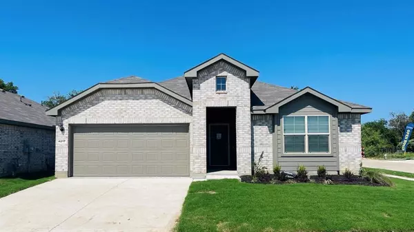 4217 CROOKED BEND Drive, Fort Worth, TX 76036