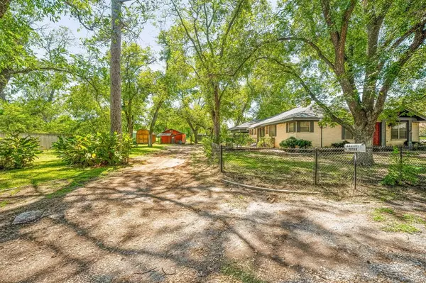 De Leon, TX 76444,232 W Pecan Avenue