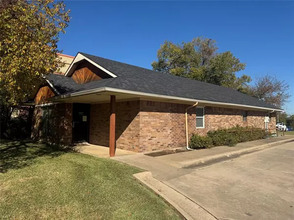 305 N Highland Avenue, Sherman, TX 75092