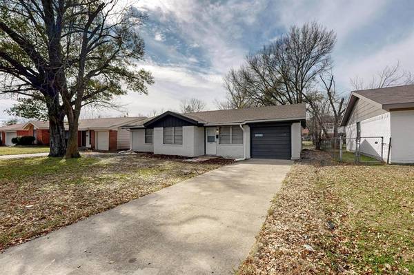 1208 S Benton Street, Corsicana, TX 75110